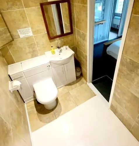 The Birch With Hot Tub Holiday home